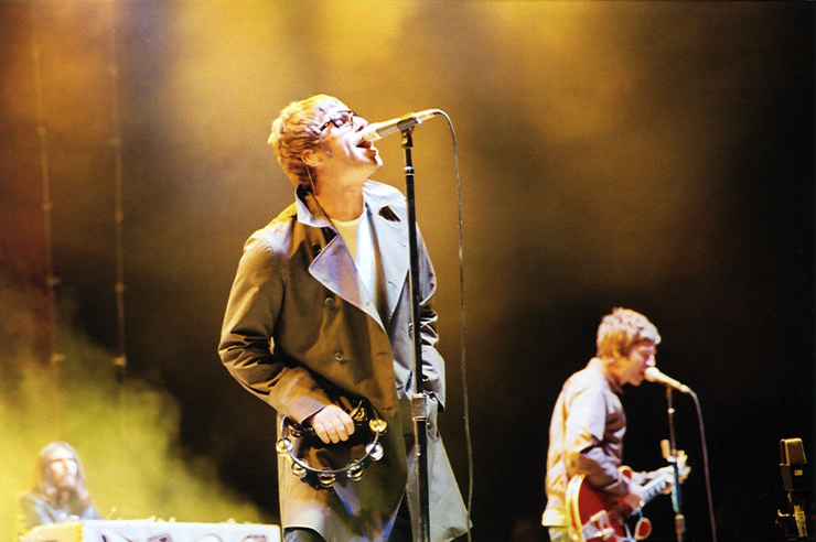 Oasis — Manchester puts the brothers together