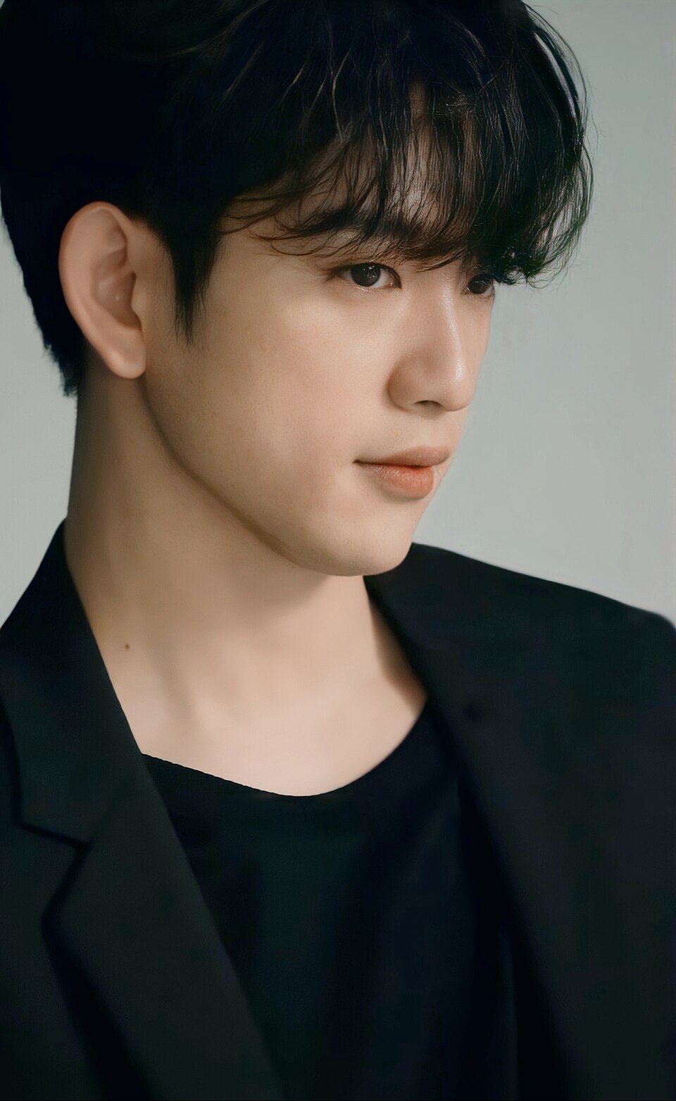 Park Jinyoung — An agency exit, not a group breakup