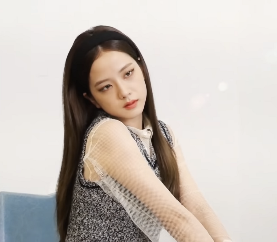Jisoo — BLACKPINK makes its entrance