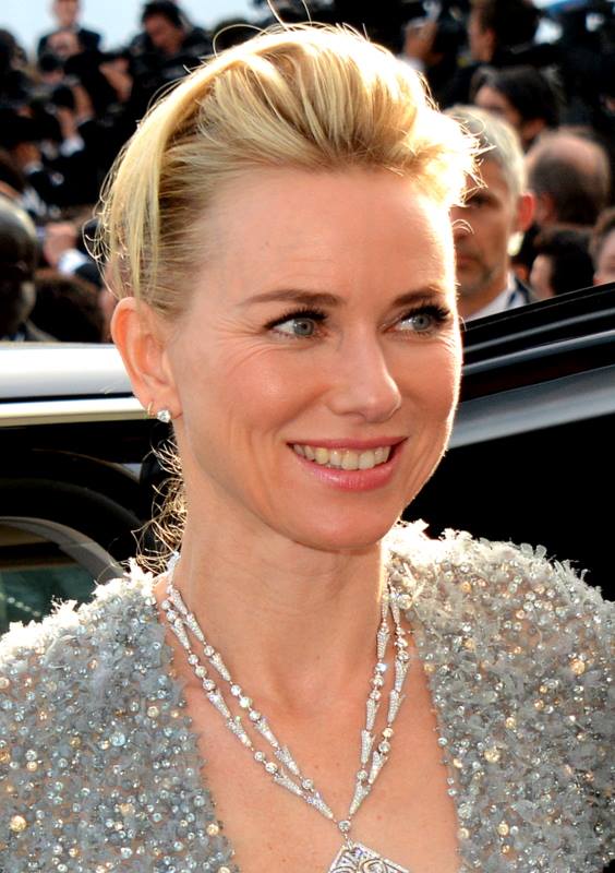 Naomi Watts — This time, she hands out the award