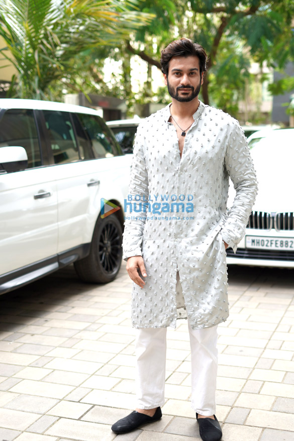 Sara Ali Khan — Back with Falguni Shane Peacock