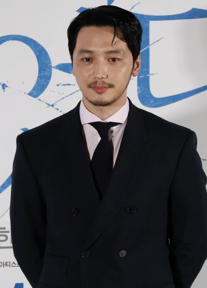 Byun yo Han — 'Uncle Samsik' moves into political combat