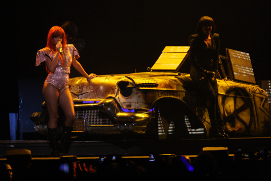 Rihanna — “Umbrella” changes the scale