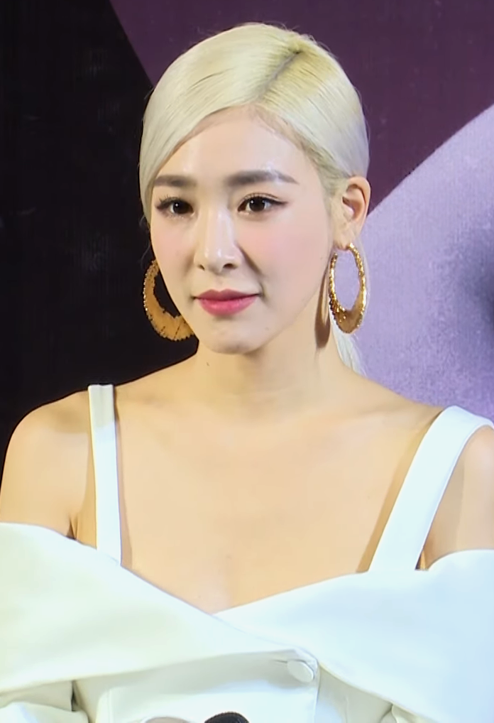 Tiffany Young — Roxie Hart becomes her next role