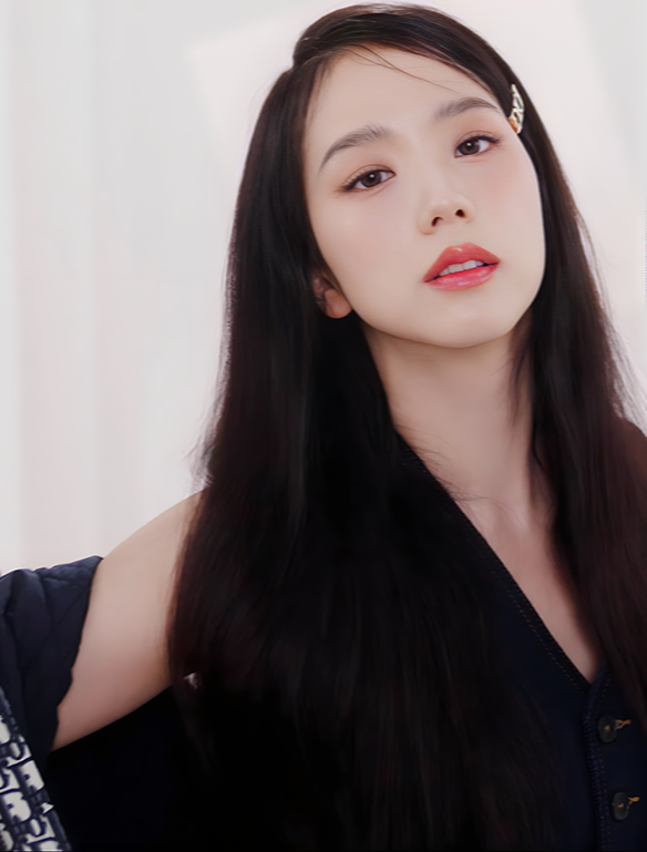 Jisoo — Jisoo introduces BLISSOO