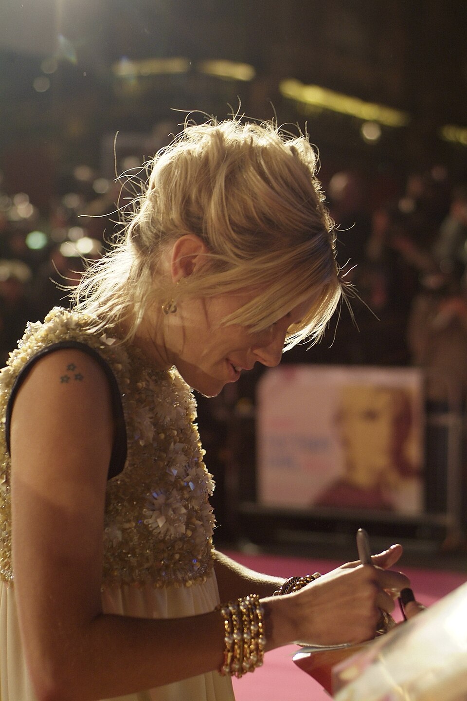 Sienna Miller — Marlowe arrives