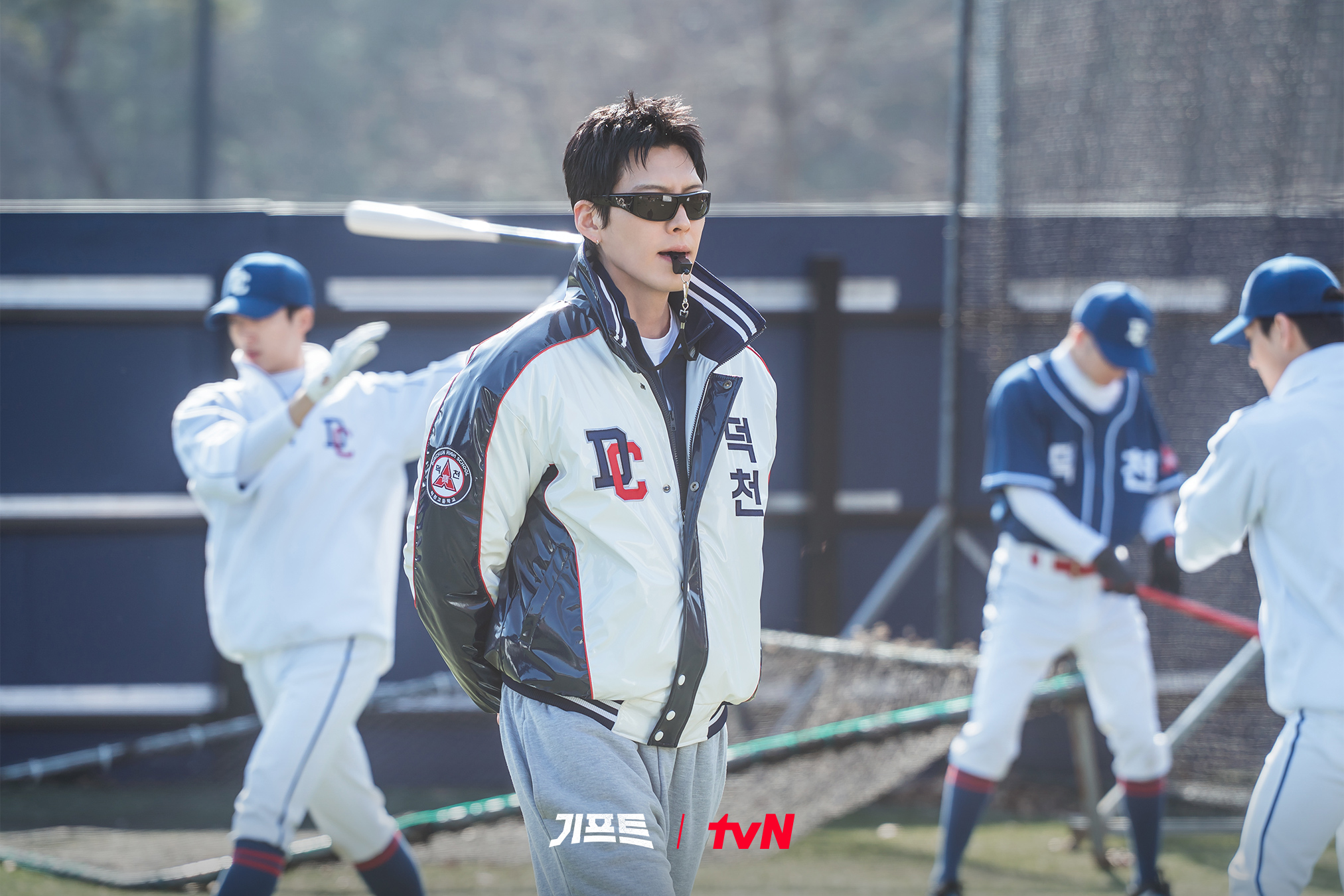 Kim Woo Bin and Gift in the story: Kim Woo Bin Transforms Into Intense Baseball Coach In Webtoon Drama 'GIFT'