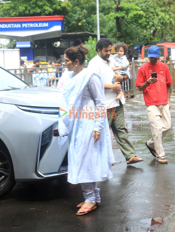 class='wp-caption-text gallery-caption' id='gallery-1-2164977' itemprop='caption description'> Sagarika Ghatge, Zaheer Khan
