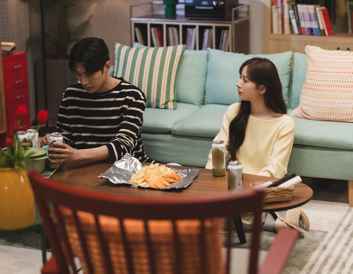 Kim ji Yeon and Park Seo Ham in the story: 'Dive Into You': Kim Ji Yeon And Park Seo Ham Share A House As College Students