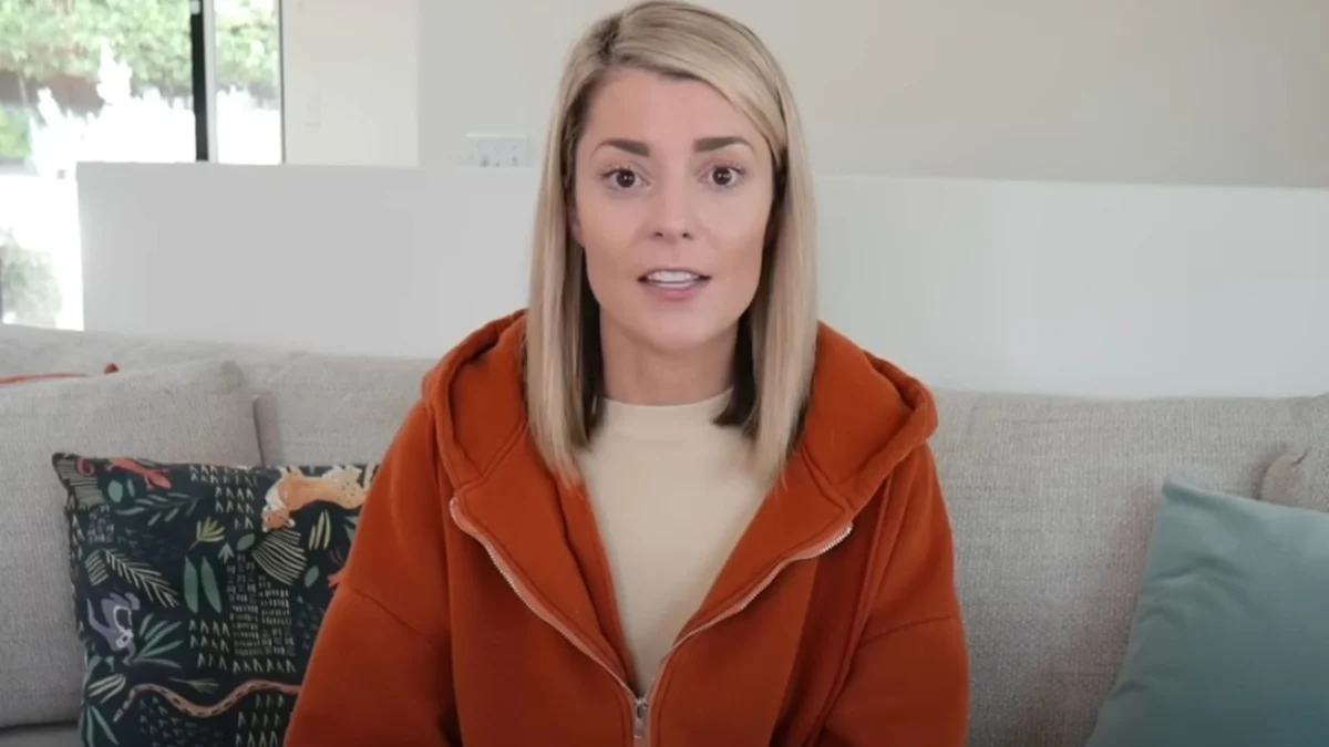 Grace Helbig and Youtube in the story: Grace Helbig Reveals Upcoming Brain Surgery After Two Tumors Found