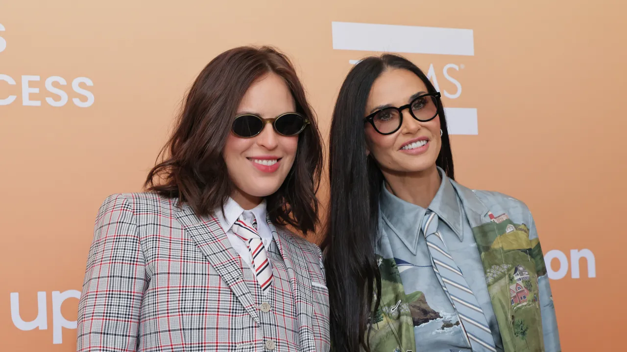 Demi Moore and Tallulah Willis Do Mother-Daughter Dressing in Summery Suiting