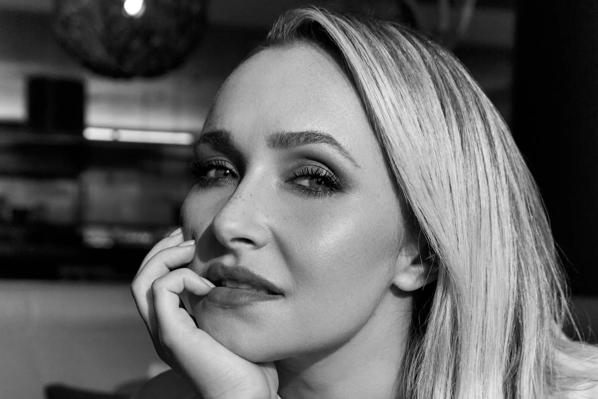 Hayden Panettiere posing at an entertainment industry event