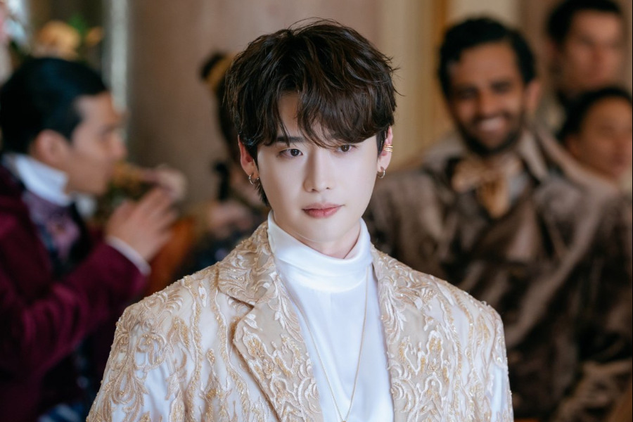 Lee Jong Suk Steps Into The Opposing Empire With Unknown Motives In “The Remarried Empress”