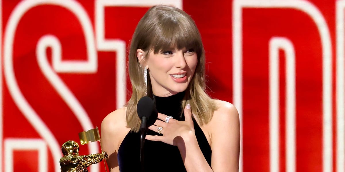 The VMAs Gave Us a Closer Look at Taylor Swift’s Wedding Band