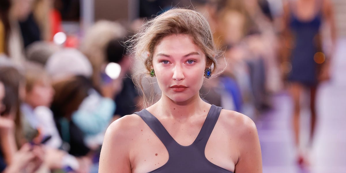 Gigi Hadid Closed the Runway in a Stretchy Bra and Bejeweled Skirt