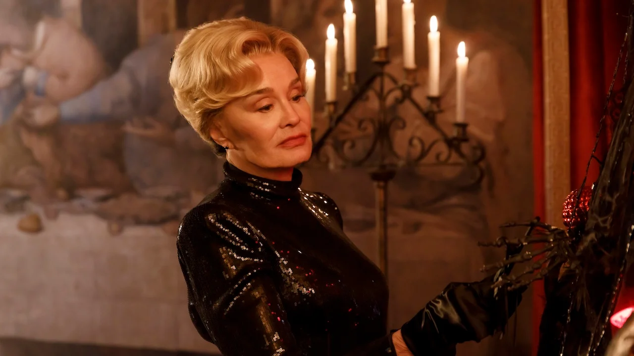 ‘American Horror Story’ Season 13 Review: Jessica Lange Returns in Beautifully Puzzling Ode to Superfans