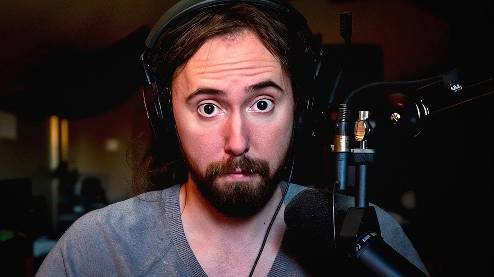 A photo of Asmongold.