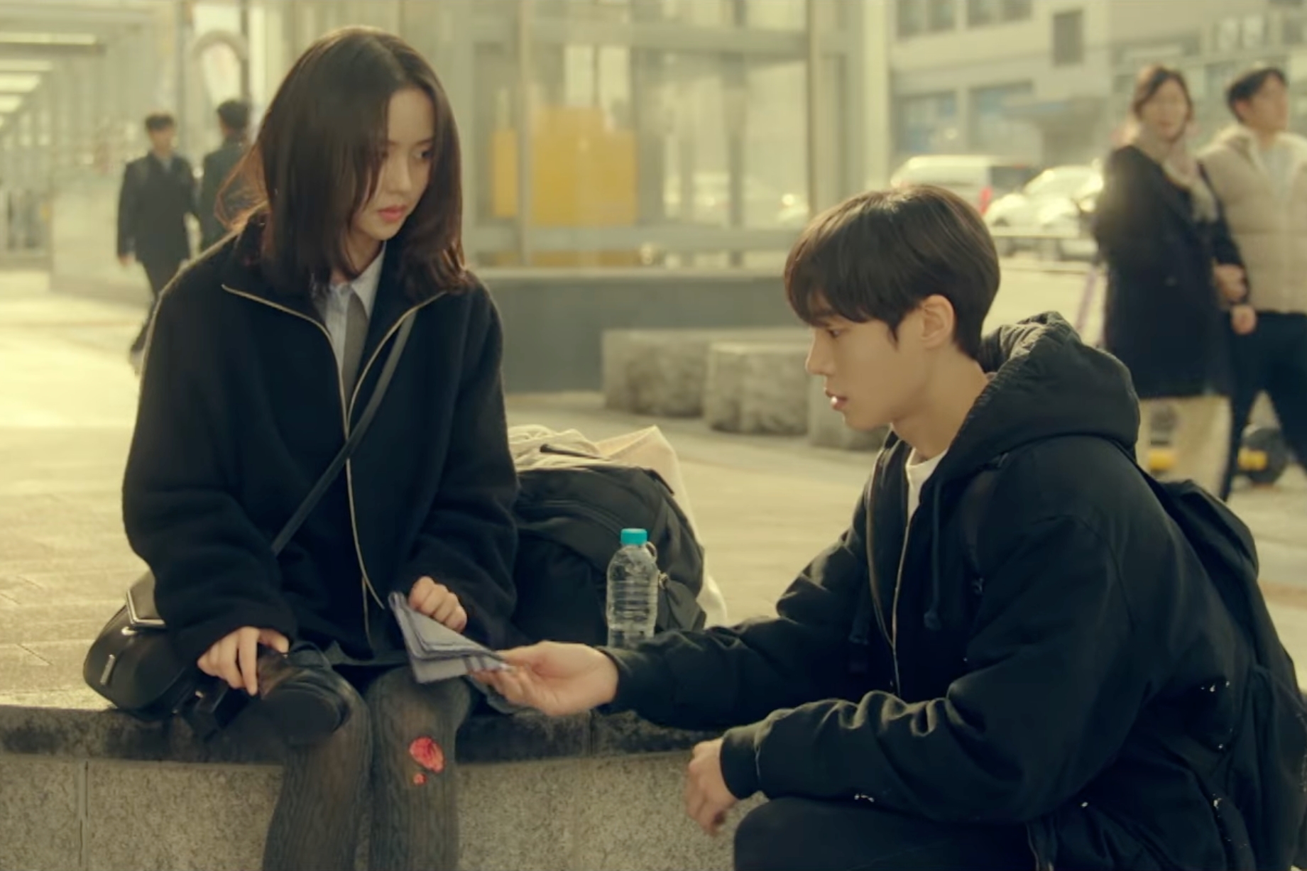 Watch: Kim So Hyun Is Approached By Total Stranger Choo Young Woo In “Between Steps” Preview