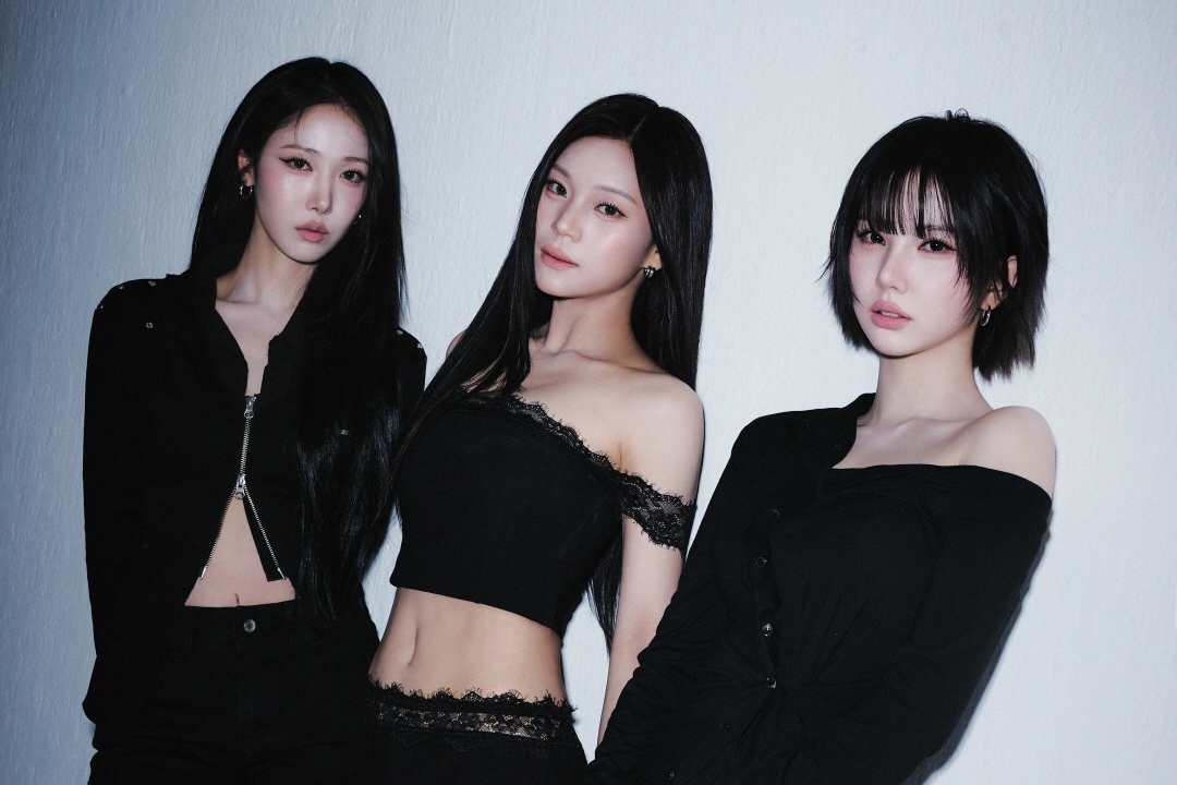 VIVIZ Signs With New Agency; May Have To Promote Under New Group Name