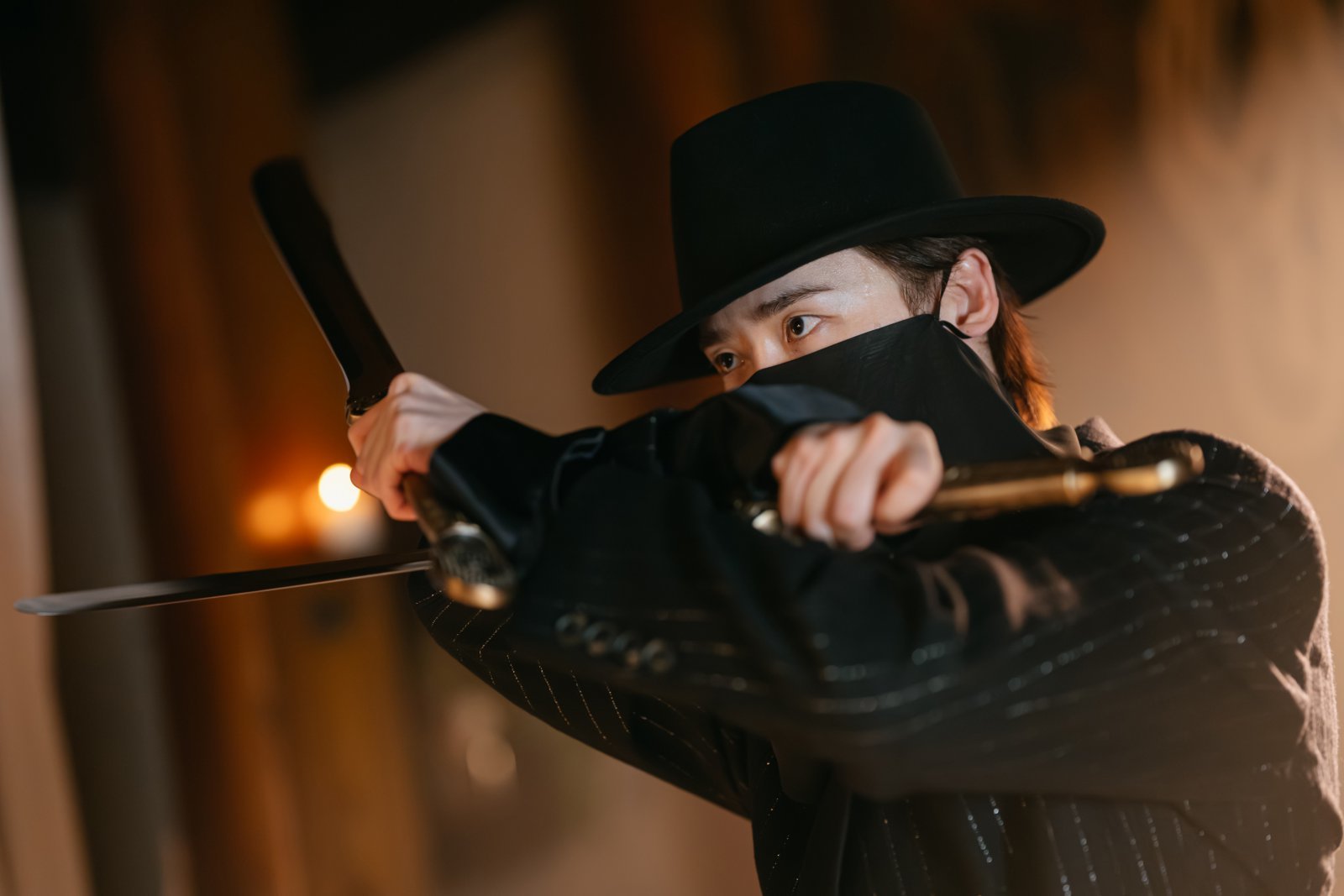 Lee Jong Suk Steps Into The Opposing Empire With Unknown Motives In “The Remarried Empress”