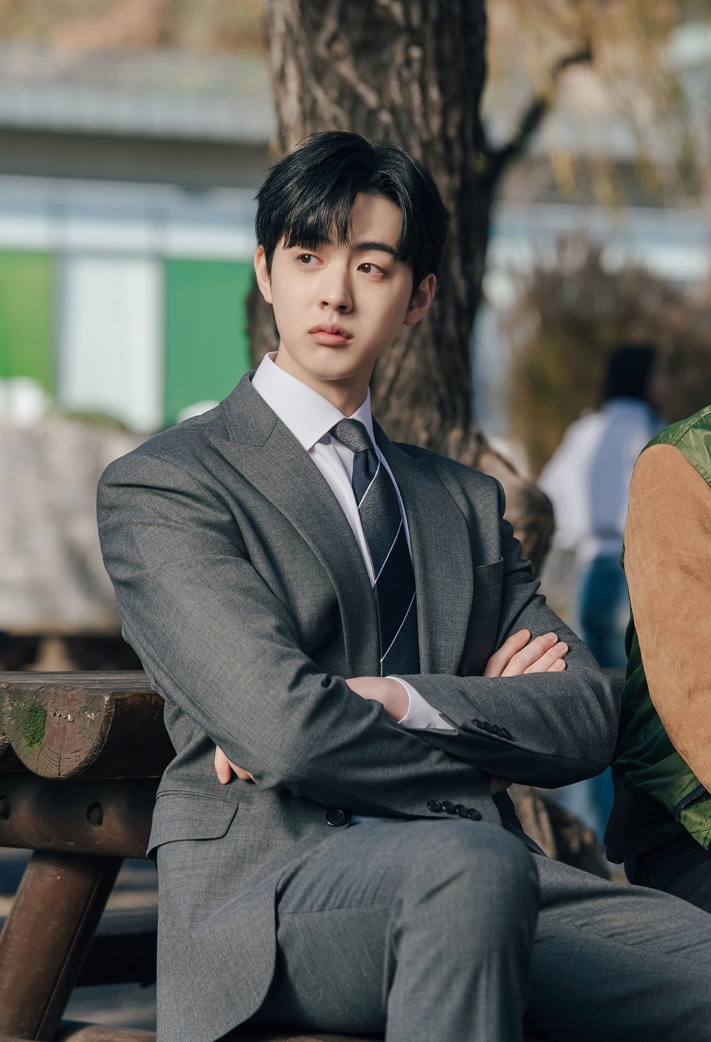 Joy and Red Velvet in the story: Red Velvet’s Joy and Kim Hyun Jin Spark Buzz in First Look at New Romance Drama