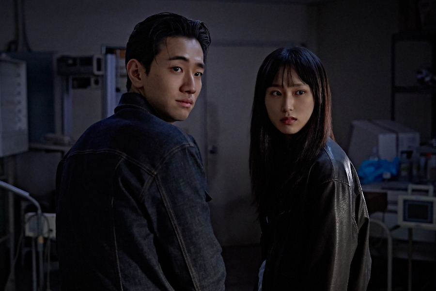 Nam Yoon Su And Ryu Hye Young Put Their Lives On The Line For Content In New Film “Killing Time”
