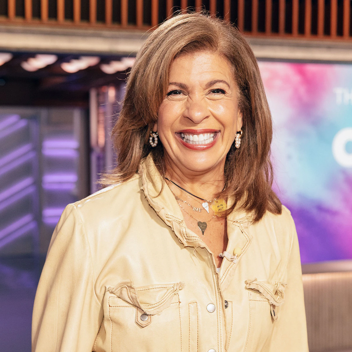 Hoda Kotb posing at an entertainment event