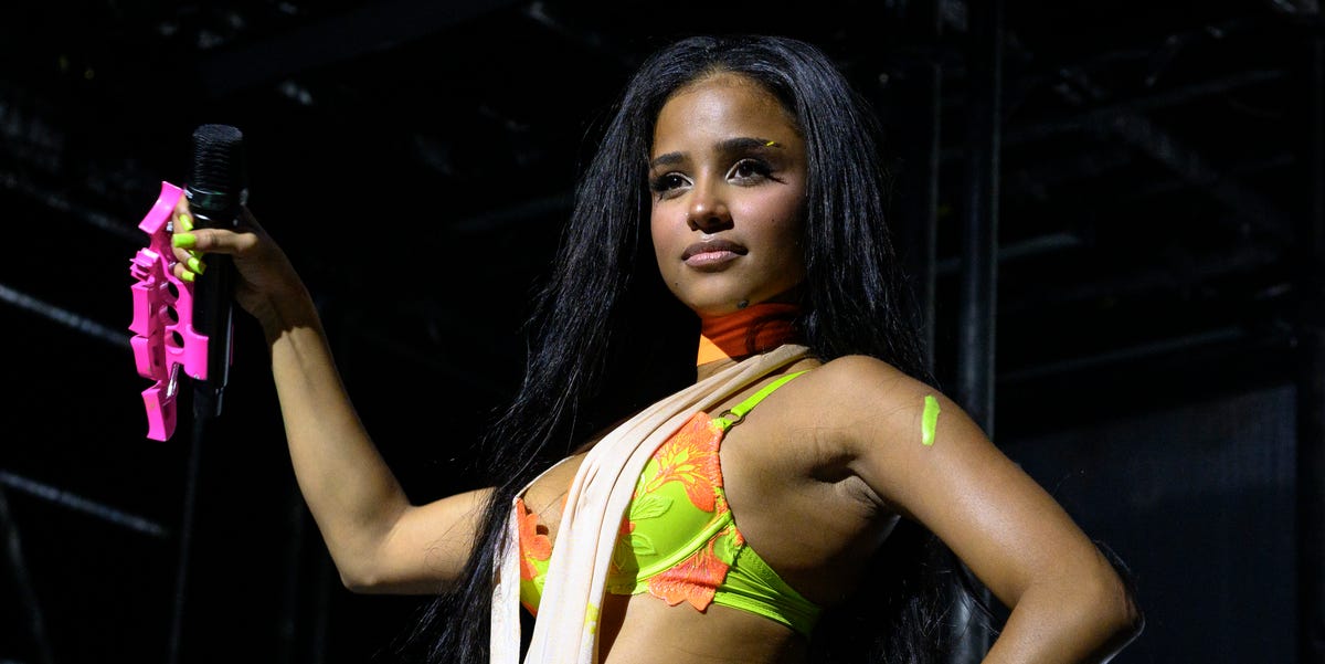 Tyla Threw a Neon Paint Party Onstage During the Opening Night of Her Concert