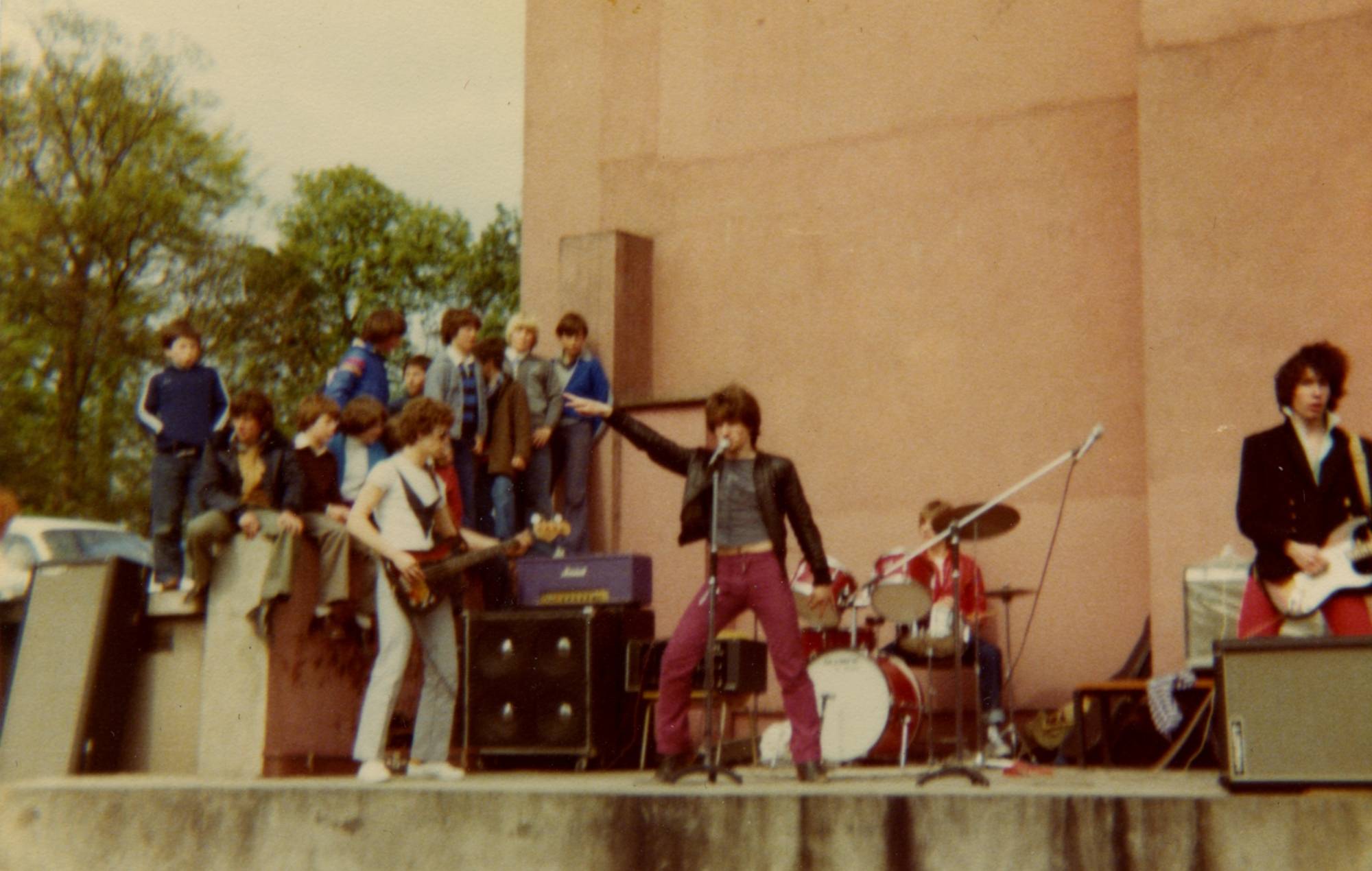 U2 performing at Mount Temple in 1977.