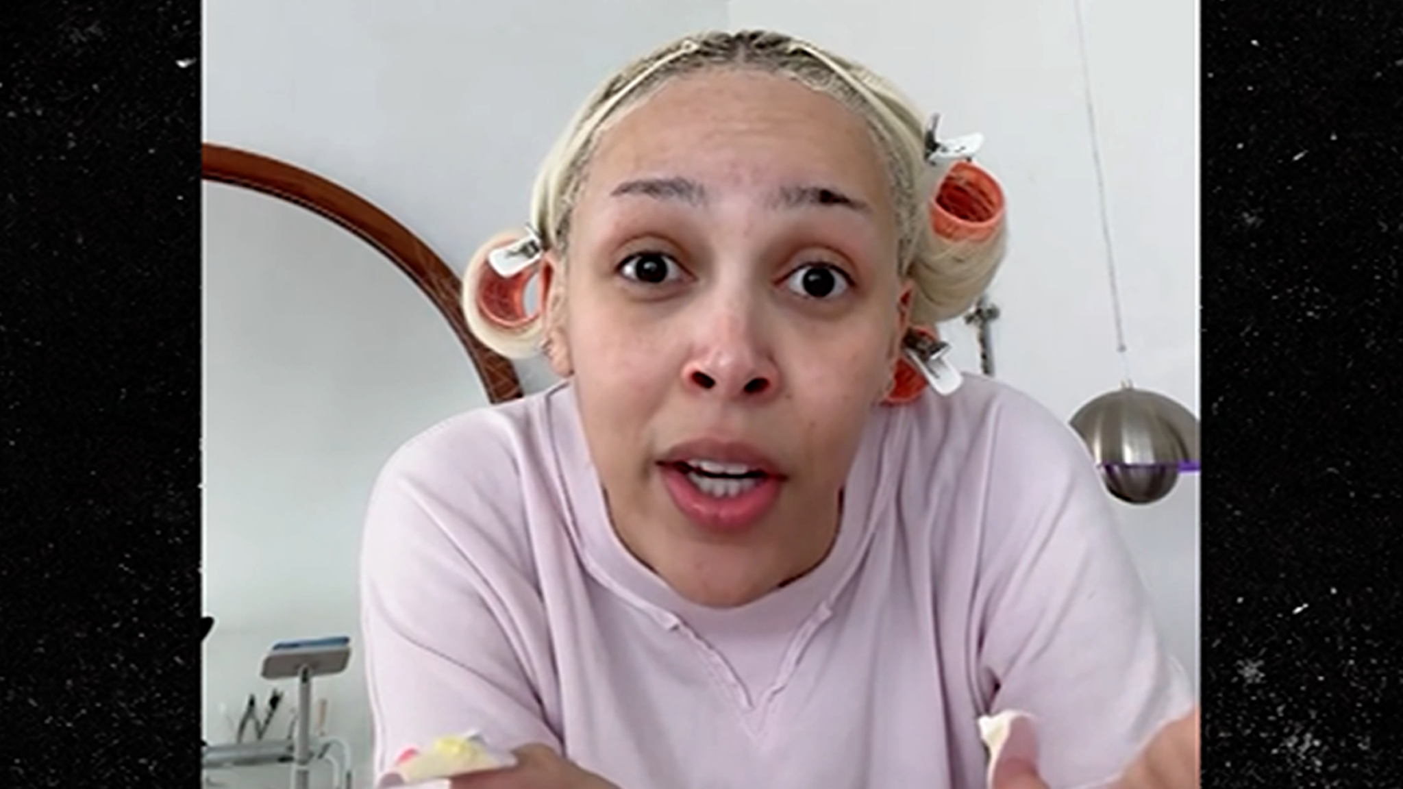 Doja Cat posing at an event