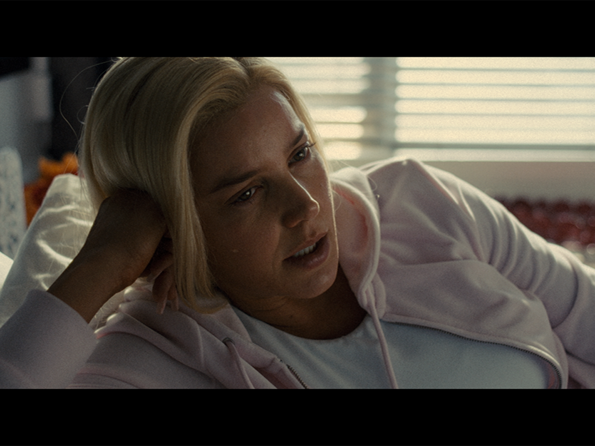 Anna Nicole Smith Biopic: Sneak Peak At Emotional Scene With Abbie Cornish As Late Model