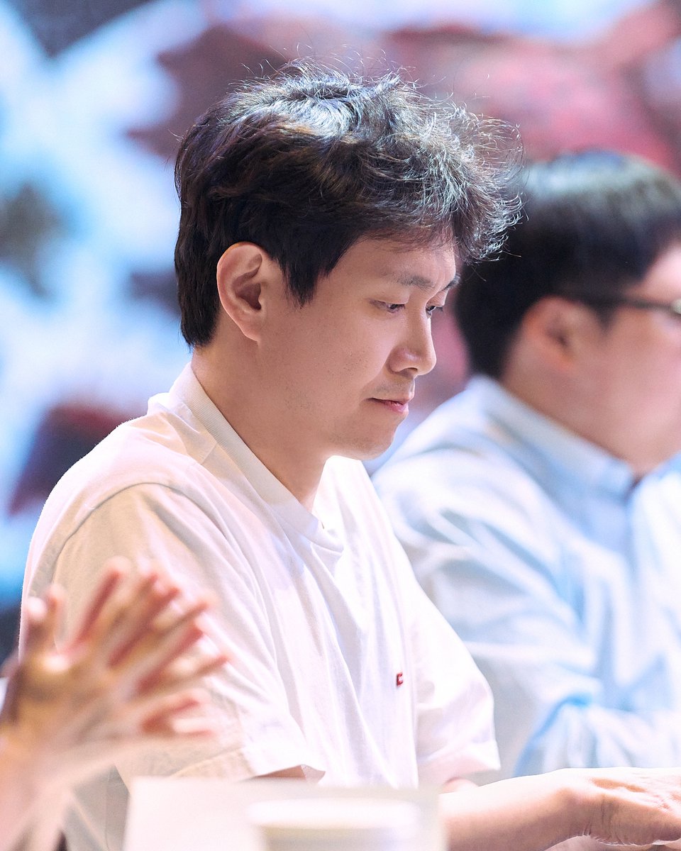Koo Kyo Hwan and Han ji Min in the story: Koo Kyo Hwan and Han Ji Min Team Up for New Disaster Comedy Movie 'Typhoon'
