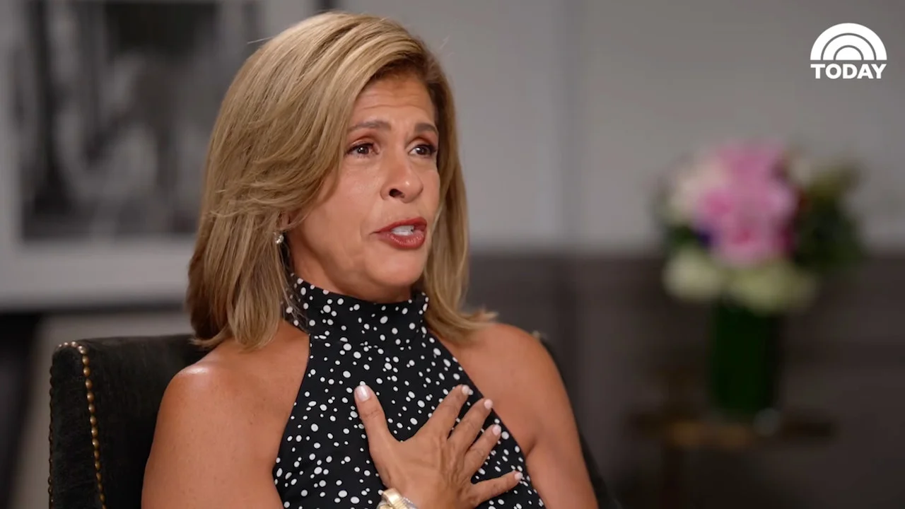 Hoda Kotb interviewing Sandra Bullock and Nicole Kidman on her podcast.