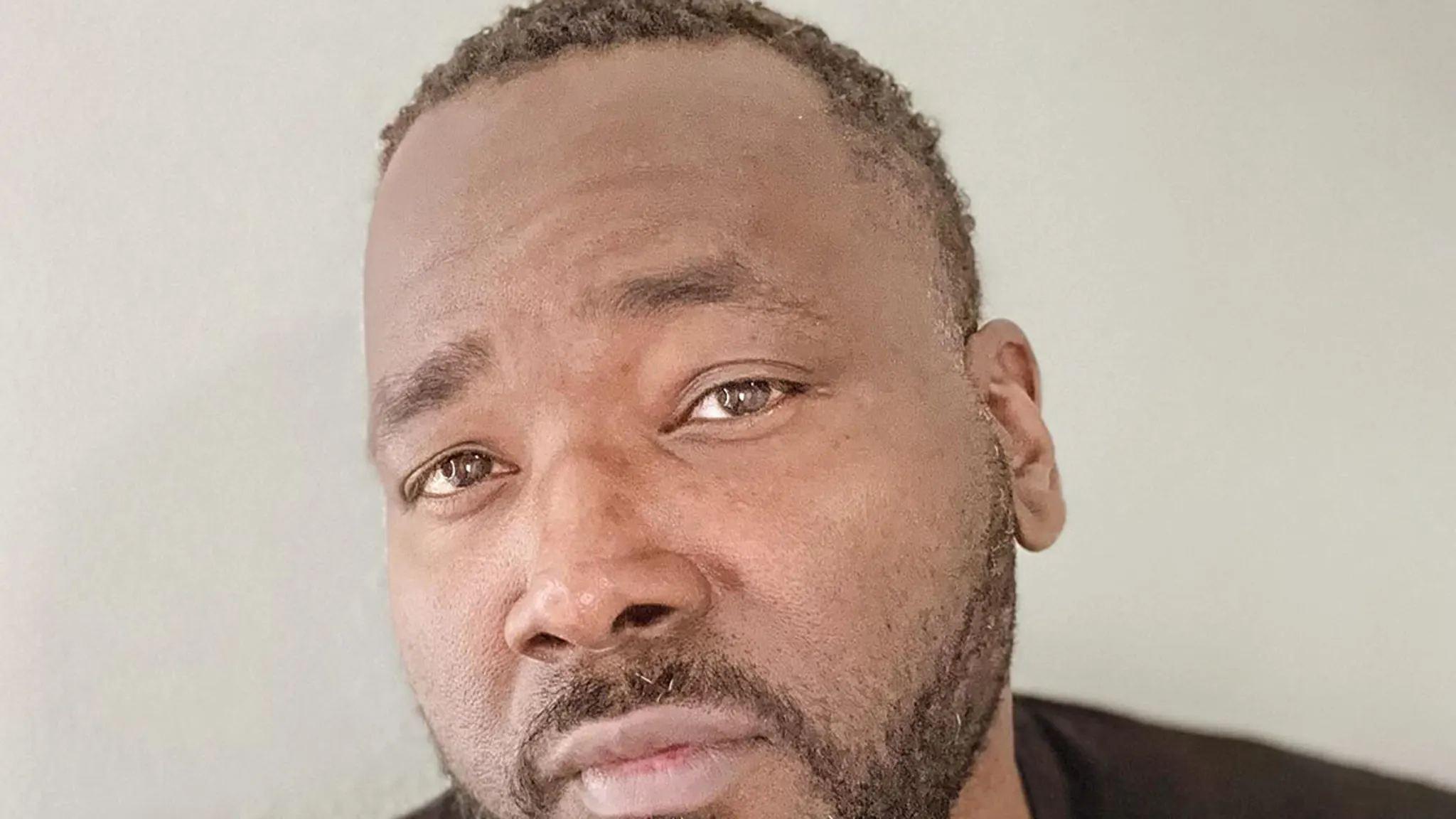 Quinton Aaron arriving at an entertainment event