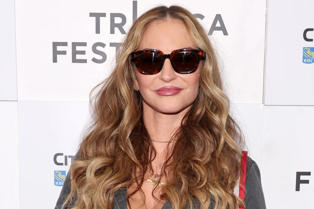 Drea de Matteo posing at an entertainment industry event