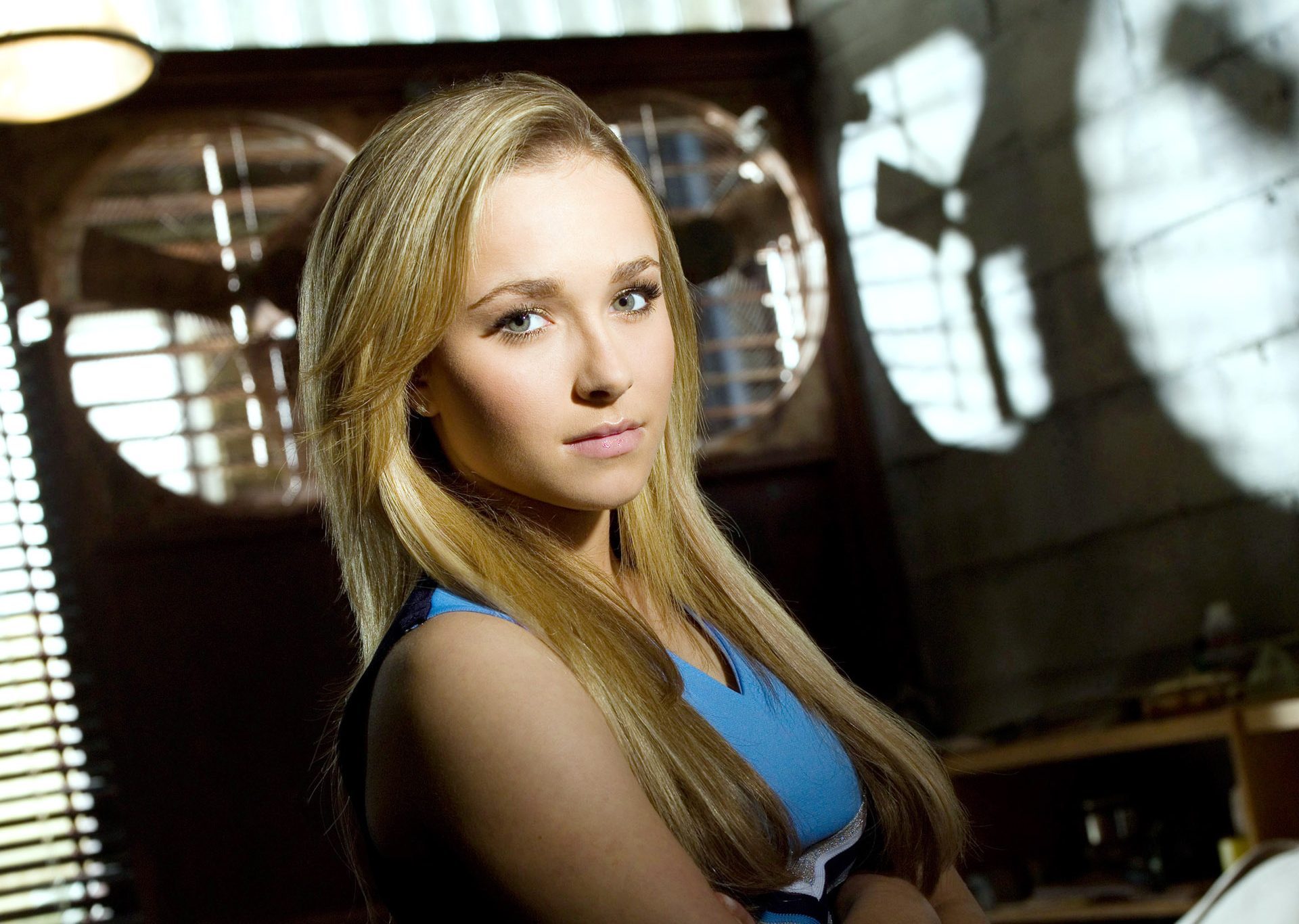 Hayden Panettiere and Sendhil Ramamurthy on the set of Heroes