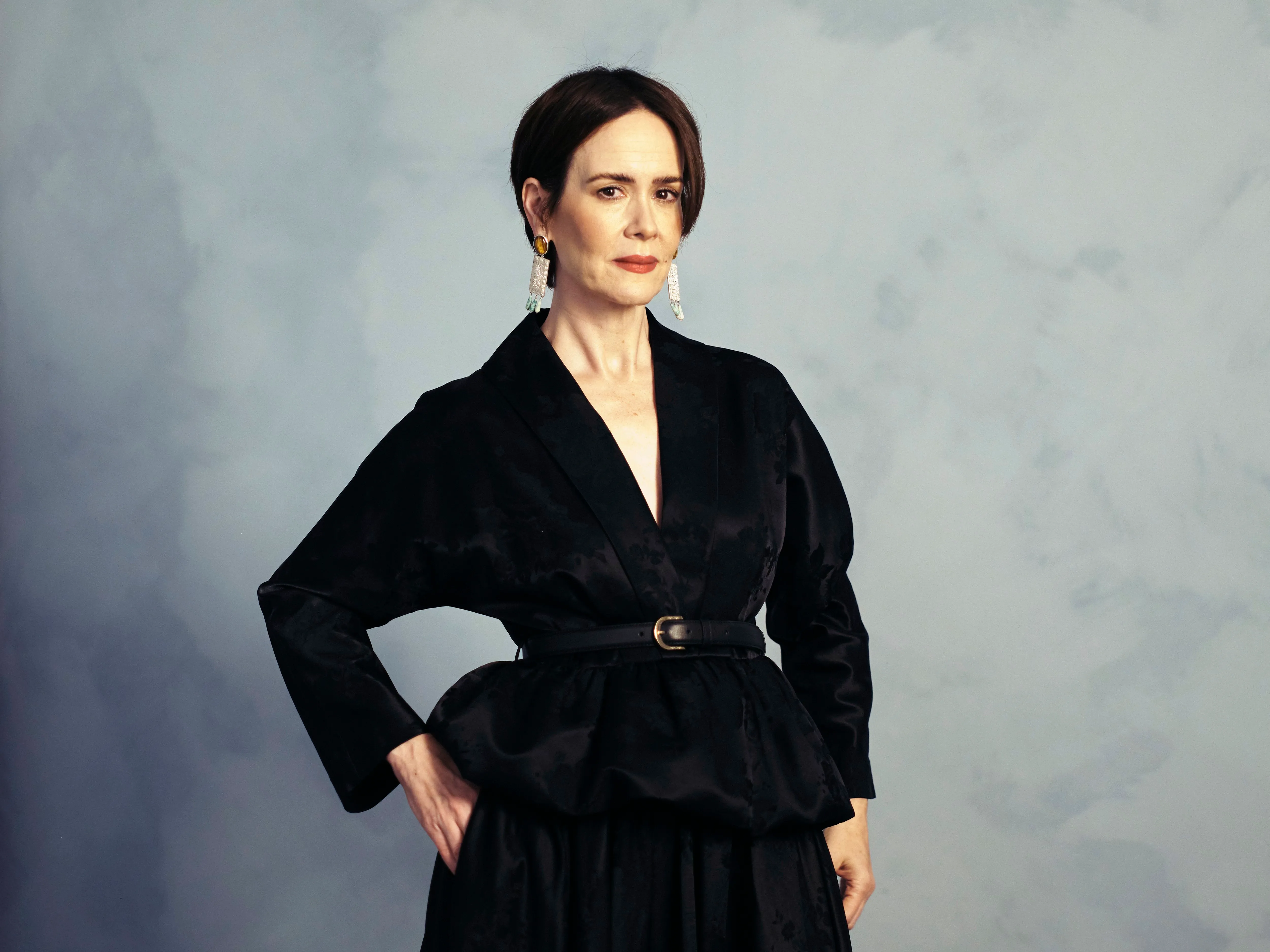 Sarah Paulson posing at an industry event