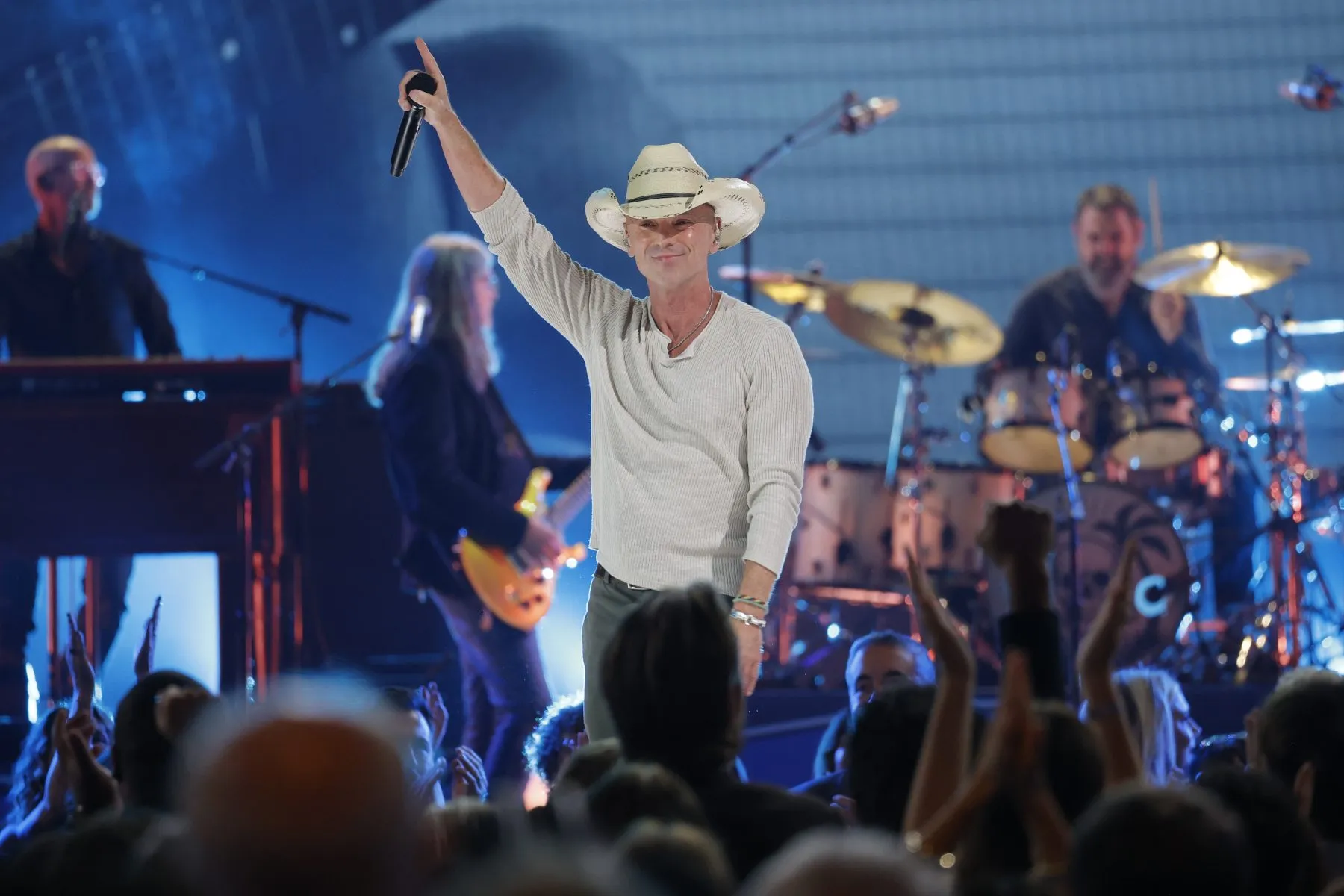 NASHVILLE, TENNESSEE - NOVEMBER 19: EDITORIAL USE ONLY Kenny Chesney performs onstage during the 59th Annual CMA Awards at Bridgestone Arena on November 19, 2025 in Nashville, Tennessee. (Photo by Jason Kempin/ Imag