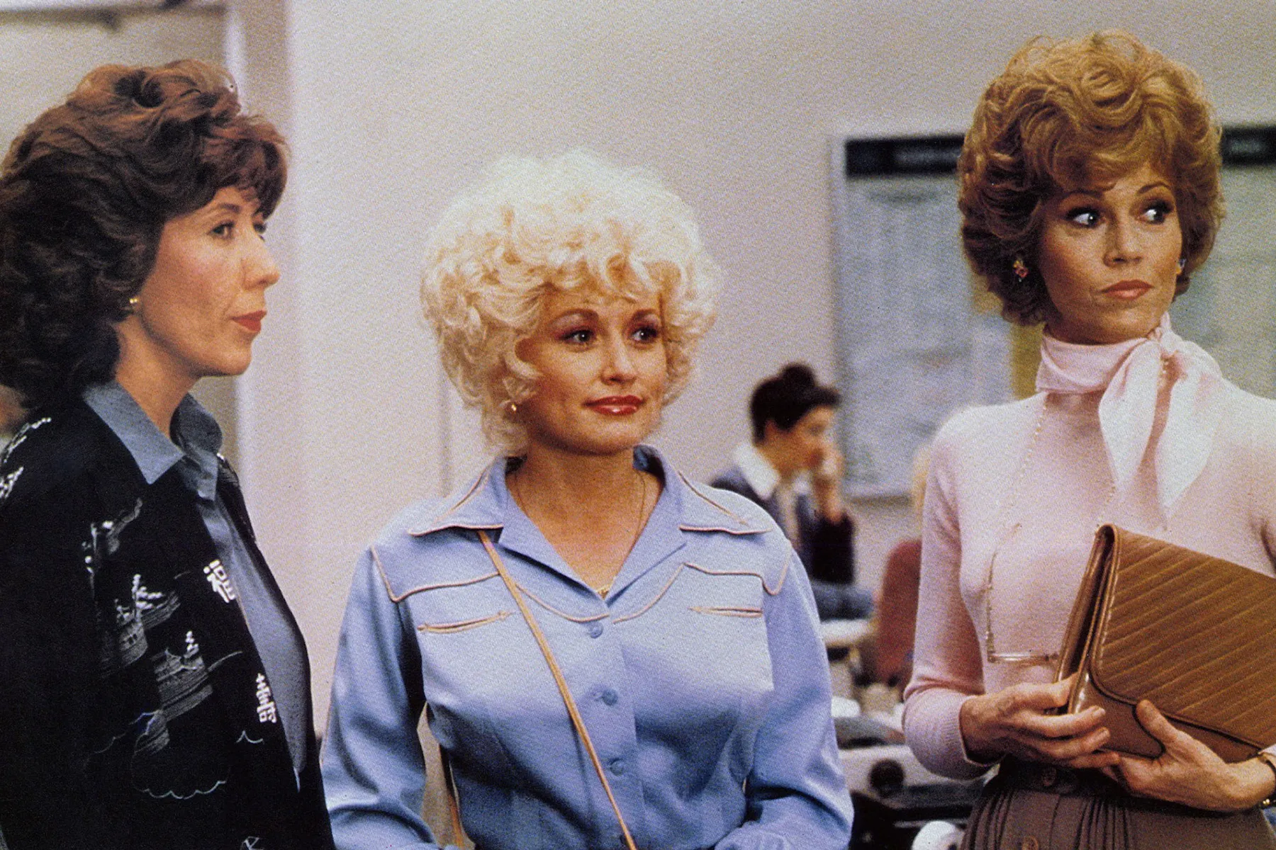 NINE TO FIVE, (aka 9 TO 5), from left: Lily Tomlin, Dolly Parton, Jane Fonda, 1980, TM & Copyright © 20th Century Fox Film Corp./courtesy Everett Collection