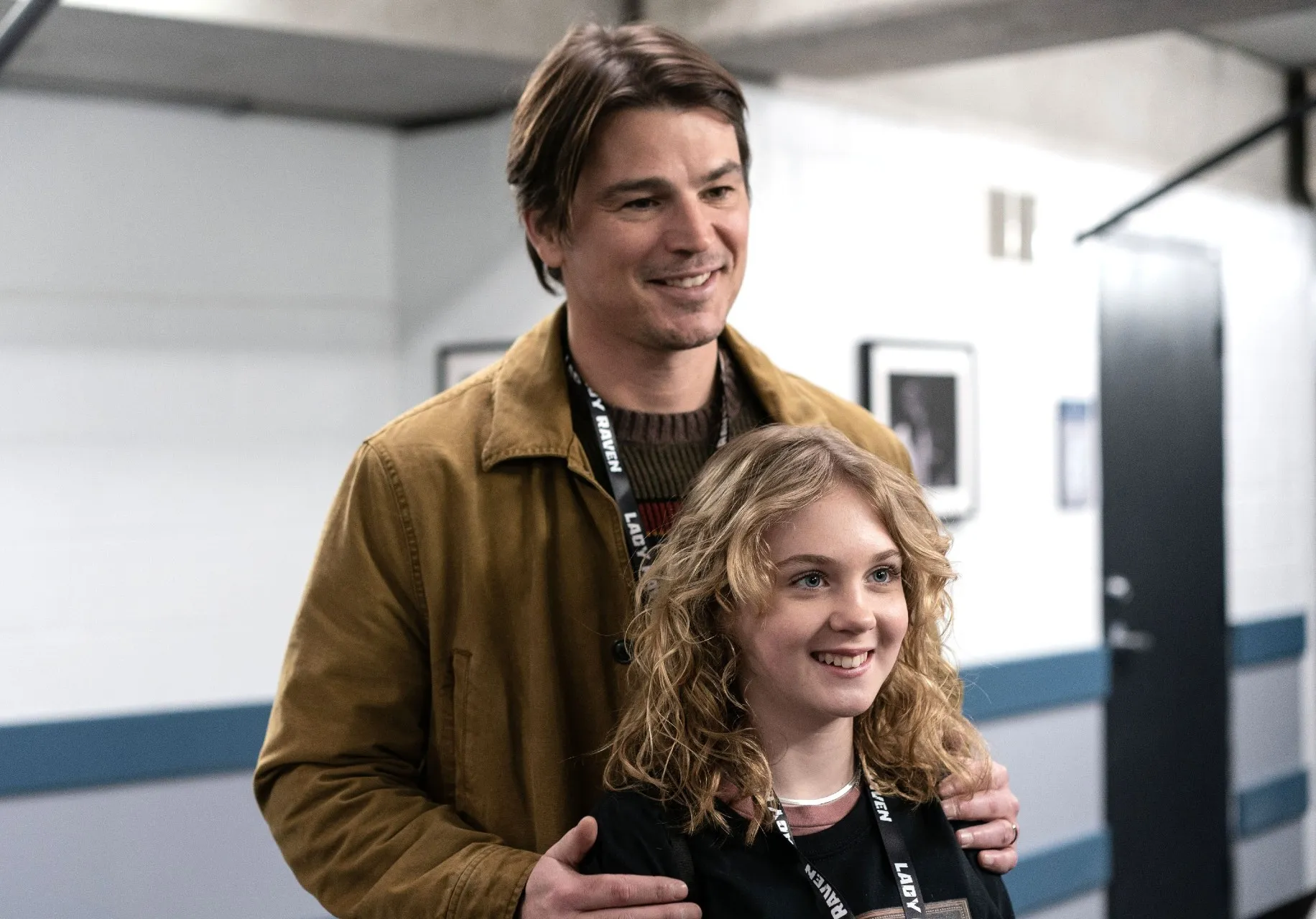 Josh Hartnett attending a red carpet movie premiere