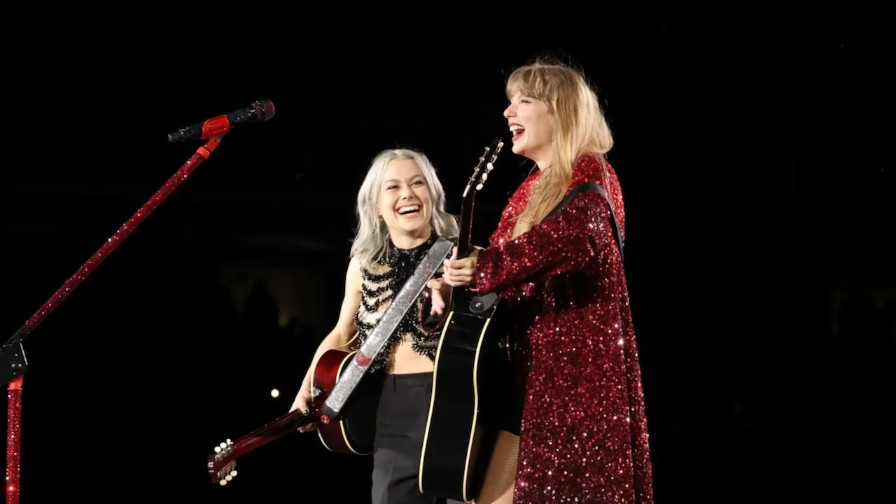 Taylor Swift praising Phoebe Bridgers' new album Lost Weekend on social media