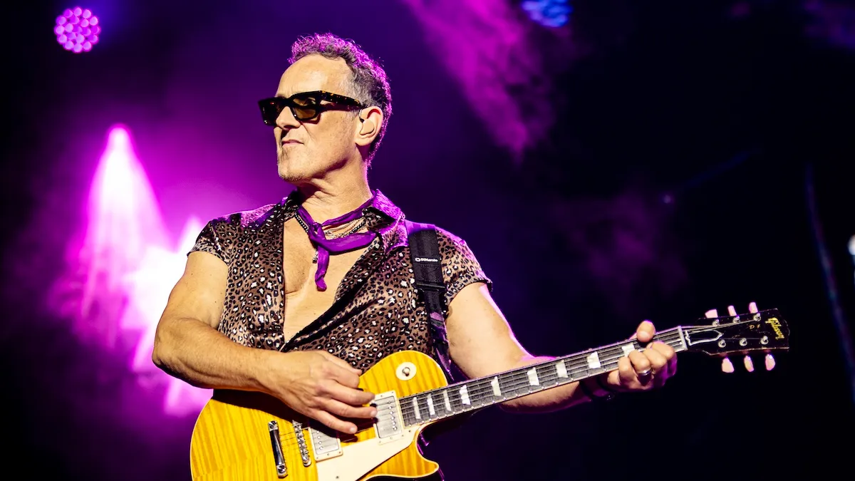 Def Leppard guitarist Vivian Campbell on stage