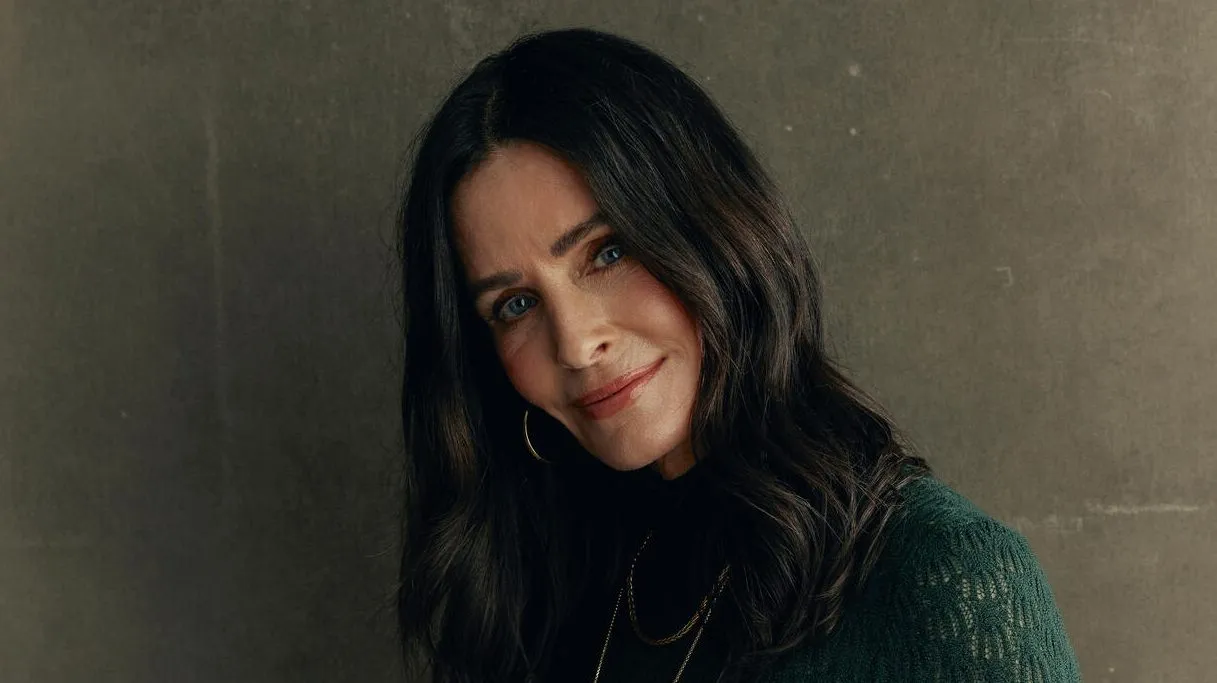 Courteney Cox speaking about directing a Scream movie