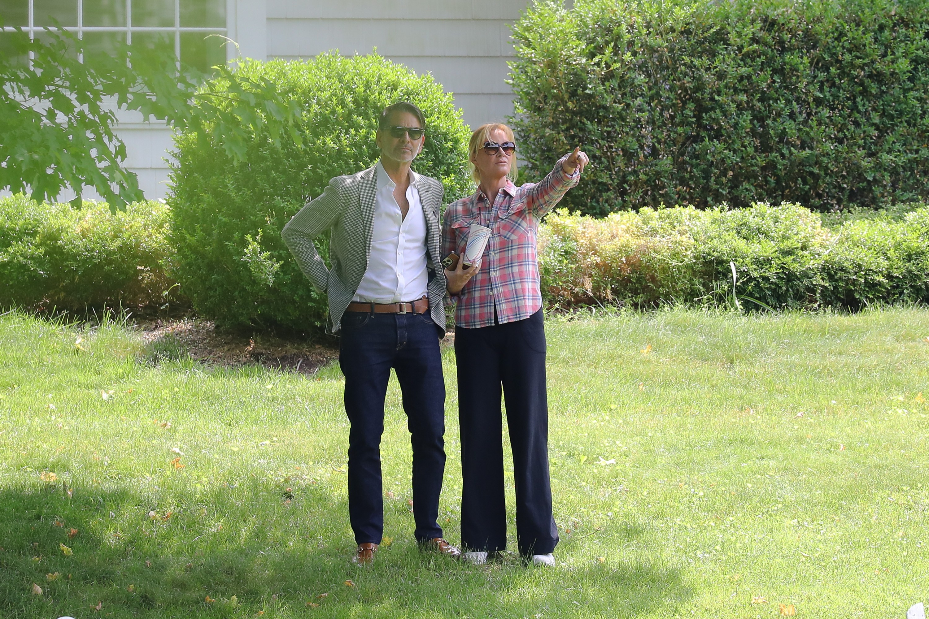 Lee previously visited the home with her broker Greg Schriefer. and paparazzi, in 2023.