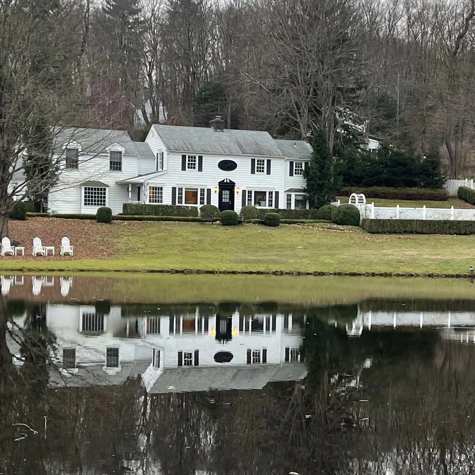 This is an image of the home when Lee lived there.