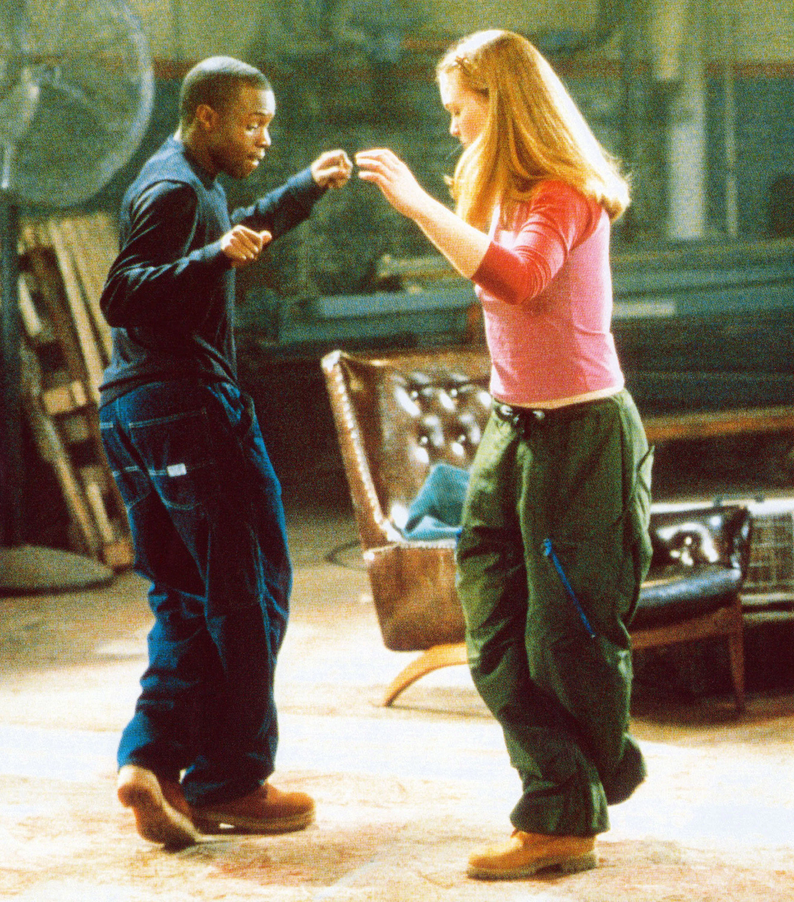 Sean Patrick Thomas and Julia Stiles dancing in "Save the Last Dance."